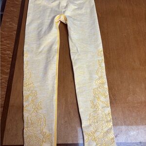 CALIA BY CARRIE UNDERWOOD. NWT. Yellow. Small.